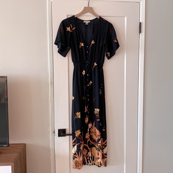 Billabong Floral Flutter Sleeve Dress - Picture 2 of 11